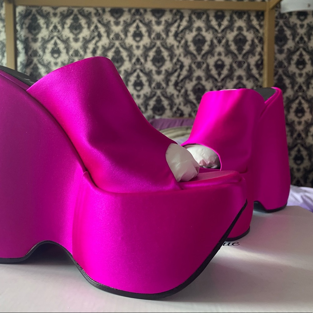 BRAND NEW Versace Mule satin platform